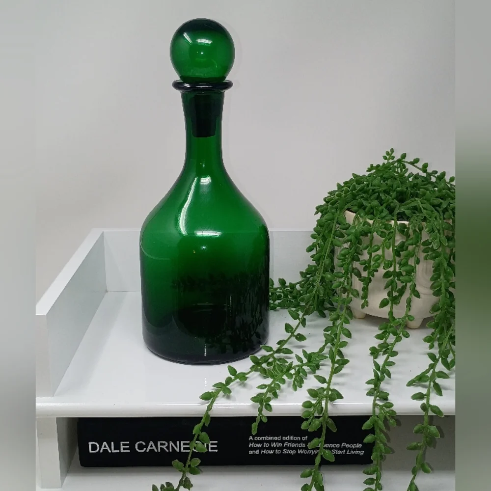 Elegant Green Glass Vase